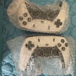 Wireless Game Controller - White and Black